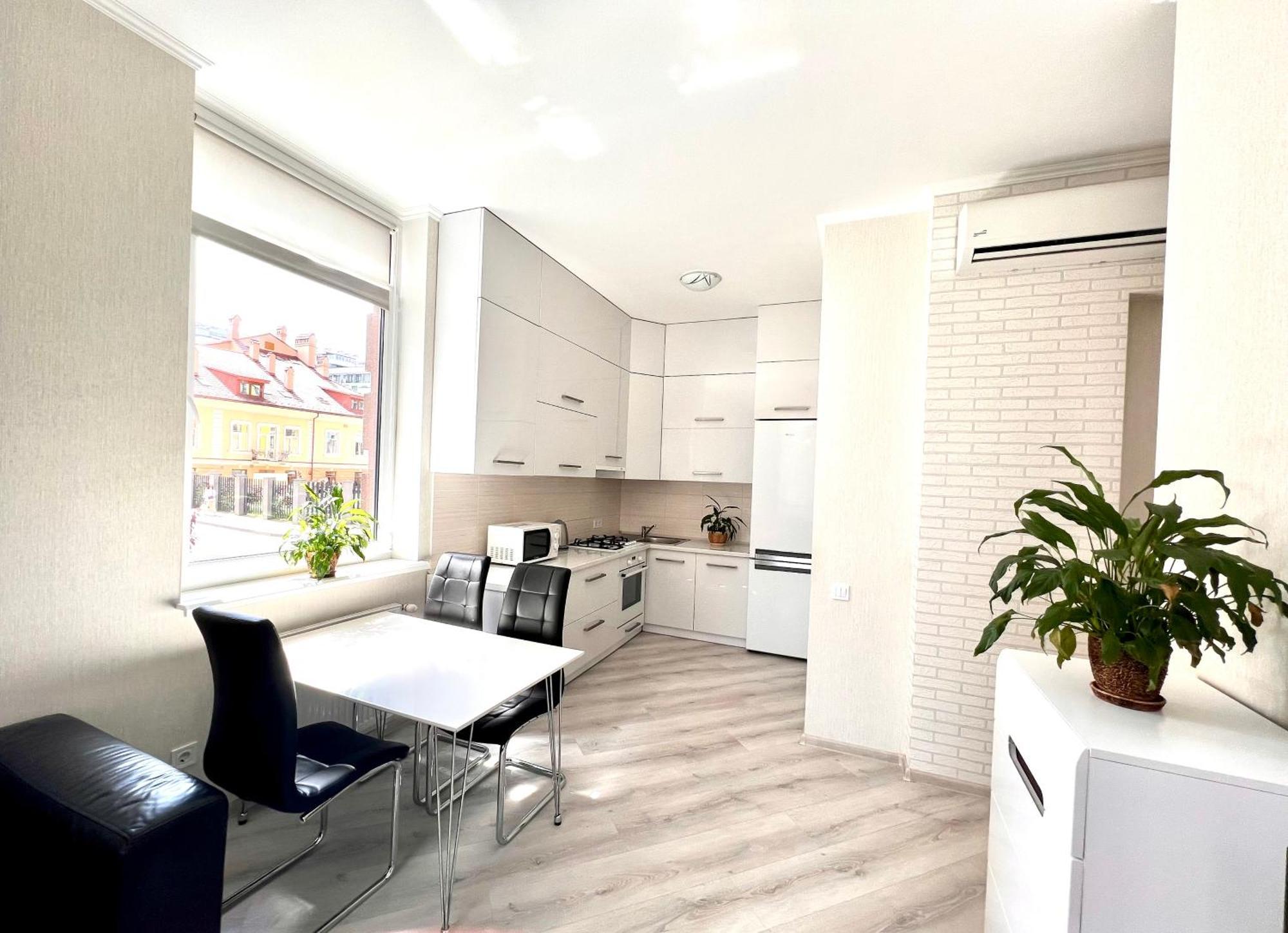 Osapart Beautiful Apartment In A Complex Semycvit Lviv Dış mekan fotoğraf